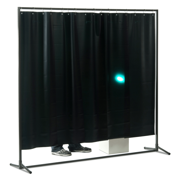 Stellwand Schutzwand VIPER 2000 mit Lamellenvorhang aus 470 x 0,4 mm Lamellen Dunkelgrün
